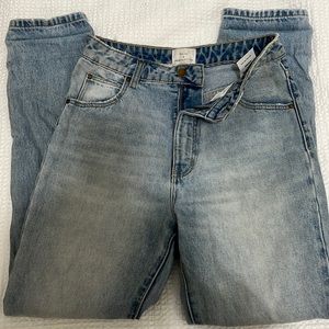 UO x Rollas Straight leg boyfriend jeans